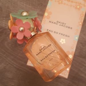 NIB Marc Jacobs Daisy Eau So Fresh Daze